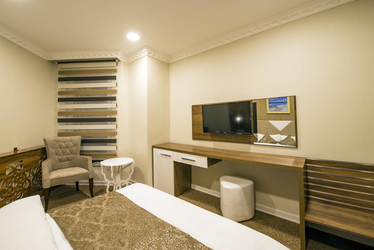 Kars-I Si̇Ri̇N Otel Buitenkant foto